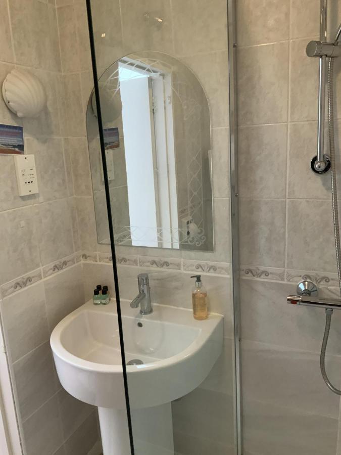 Saint Helier Jersey Marina Metro Hotel מראה חיצוני תמונה