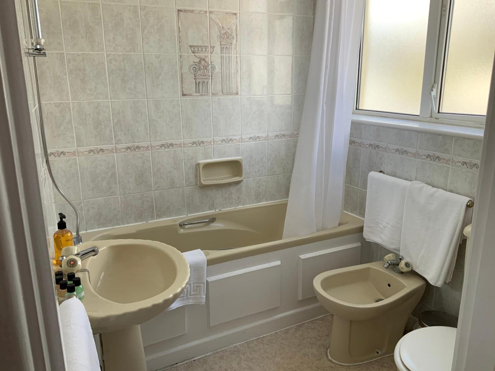 Saint Helier Jersey Marina Metro Hotel חדר תמונה